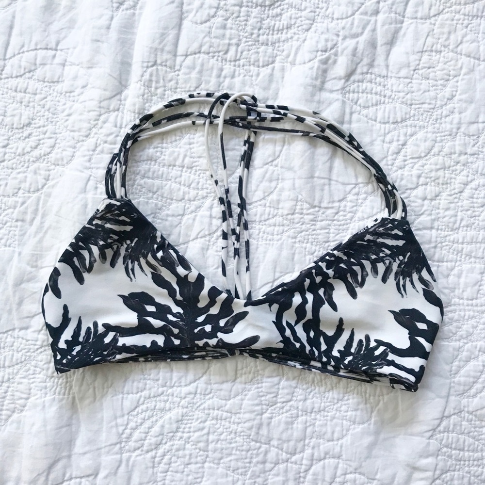 MIKOH Uluwatu Bikini Top in Monstera size Small